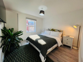 FT4 Brick Lane Apartment